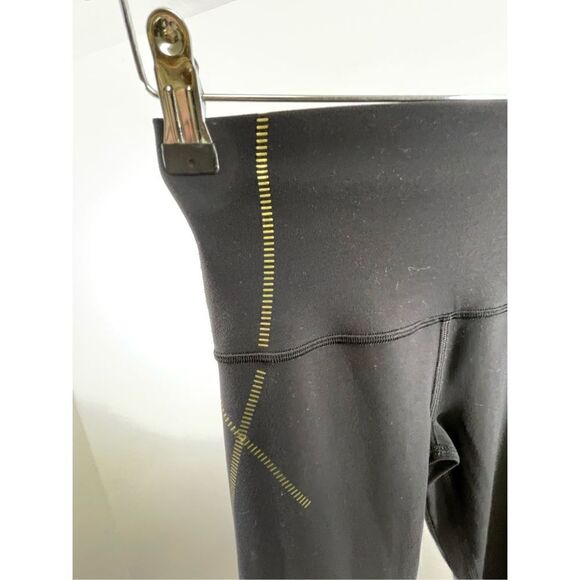 Lululemon Align High Rise Gold Logo 25” Size 4 - Picture 3 of 10